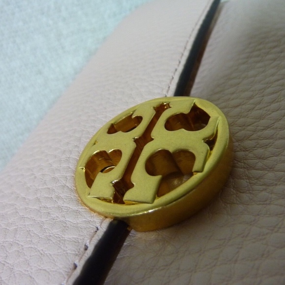 Tory Burch Pale Apricot Pink Chelsea Chain Pouch/MINI BAG - Picture 8 of 13